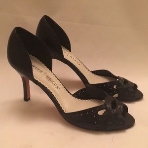 Black Wh/Bm heels.